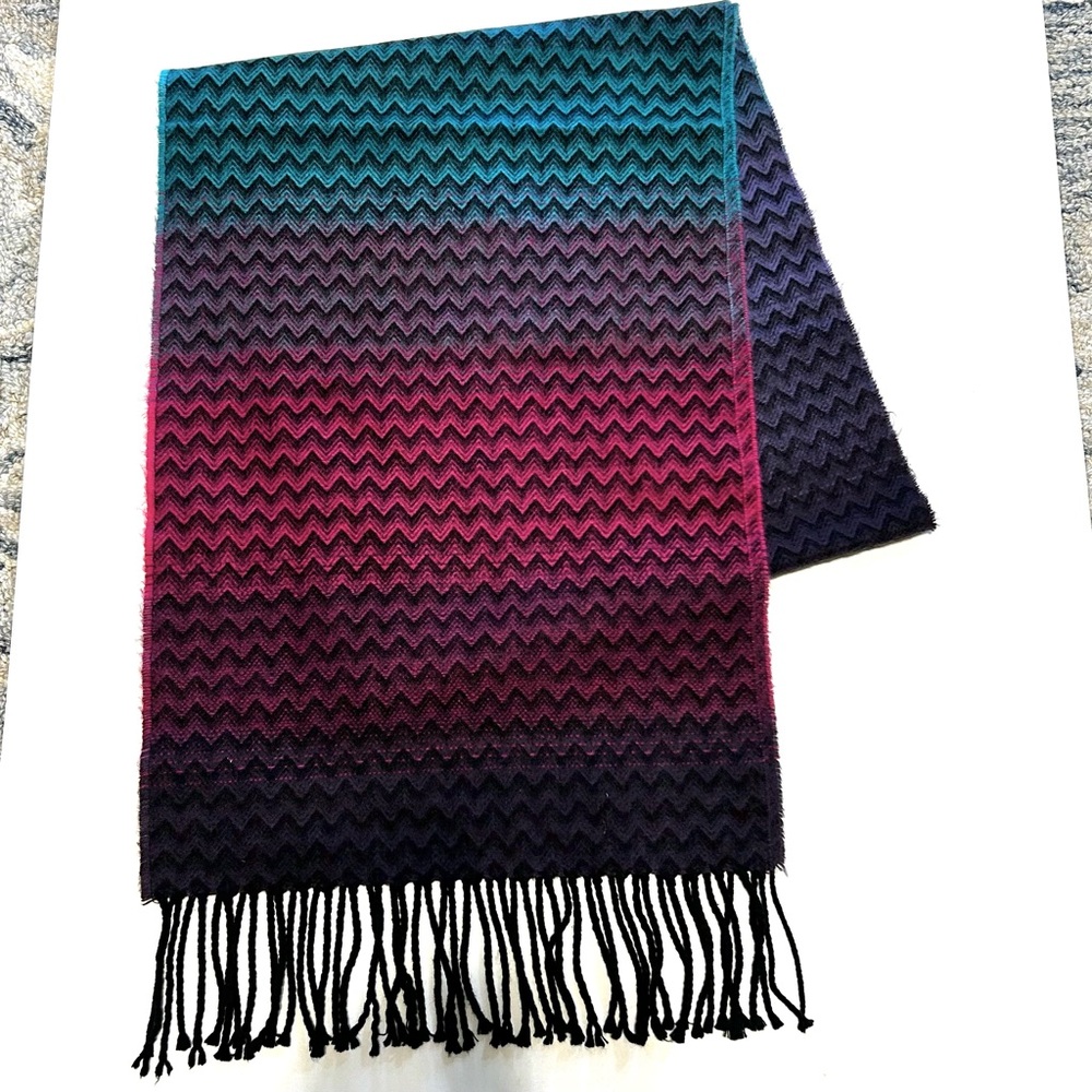 D&Y  Chevron Oblong Scarf in Purples, Green/Blue & Black